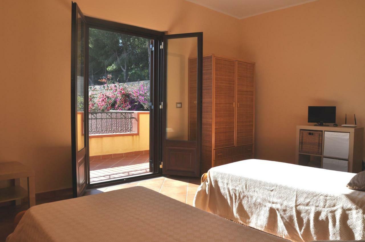 Villa Gemma Di Mare 圣泰雷萨迪里瓦 外观 照片