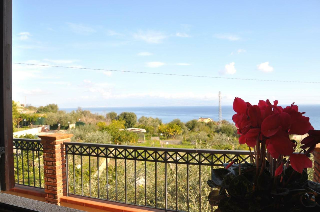 Villa Gemma Di Mare 圣泰雷萨迪里瓦 外观 照片